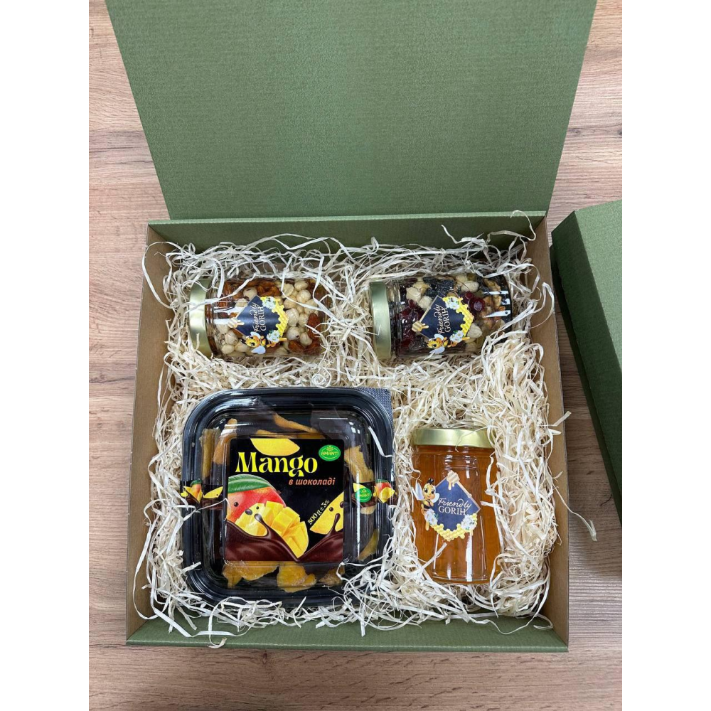 Подарунковий набір з манго в шоколаді, мед липа, асорти горіхове та асорті з сухофруктами