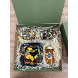 Подарунковий набір з манго в шоколаді, мед липа, асорти горіхове та асорті з сухофруктами